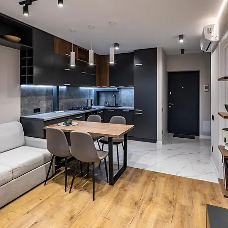 Avalon Premium Two Bedrooms Apartment Lviv